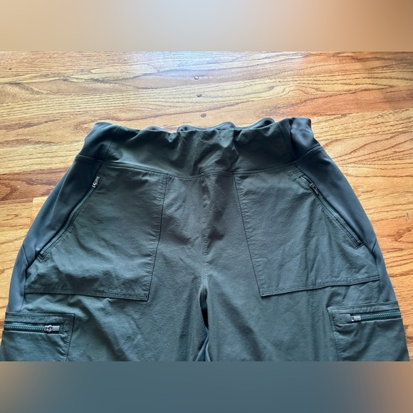Athleta Headlands Hybrid Cargo II Tights Olive Green Pockets Size 24 - Picture 5 of 9
